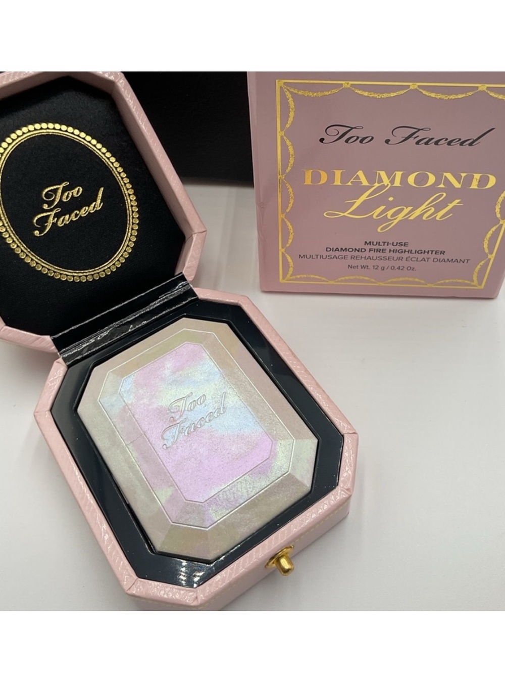 Too Faced Diamond Light Multi-Use Highlighter Compact - Picture 7 of 14